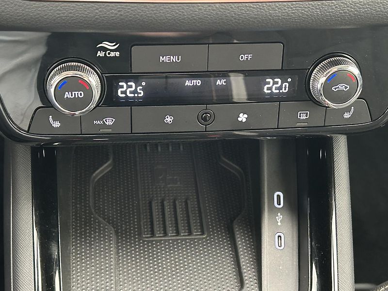 Škoda Scala 1.0 TSI Top selection - fotka 16 z 28