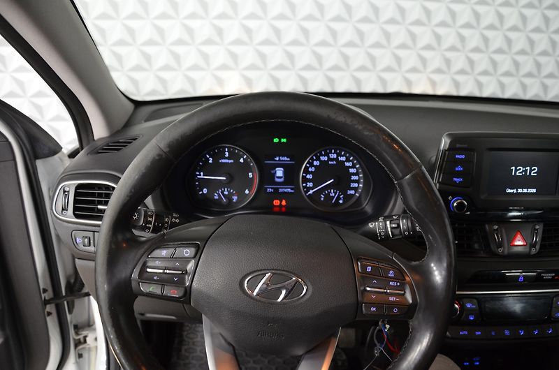 Hyundai i30 (2017) 1.6CRDi kombi 81kw - řetězová - fotka 11 z 23