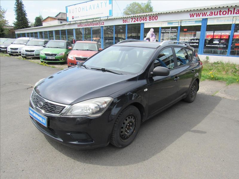 Kia Ceed 1,6 CRDi 66kW Combi - fotka 1 z 25