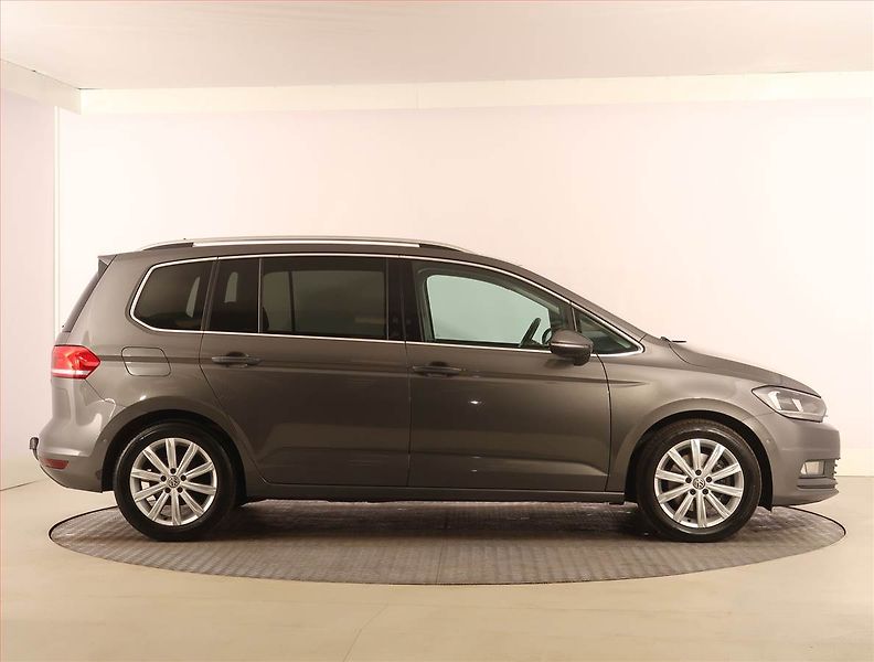 Volkswagen Touran (2016) Highline 1.6 TDI, Navi - fotka 6 z 19