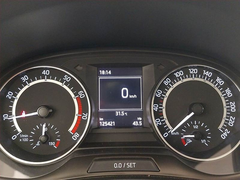 Škoda Fabia (2015) Monte Carlo 1.2 TSI - fotka 11 z 19