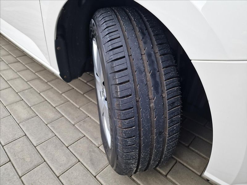 Škoda Fabia 1.0TSI 70kW, původ ČR, 1.Maj. - fotka 43 z 46