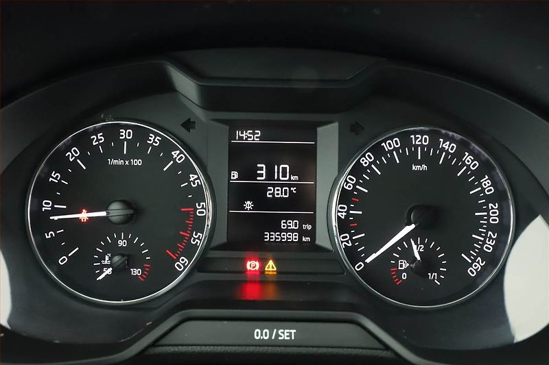 Škoda Octavia (2014) Ambition 1.6 TDI, Serv.kniha - fotka 8 z 13