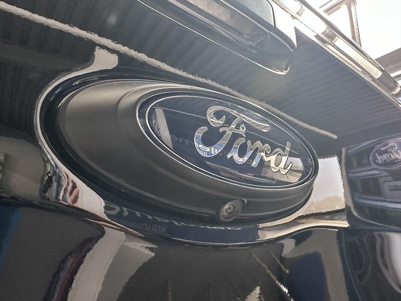 Ford Ranger Limited 2.0 EB 170k aut. - fotka 31 z 33