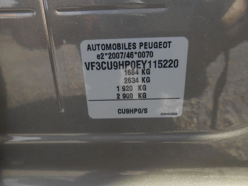 Peugeot 2008 1.6HDi, NAVI. CHROM,ALU - fotka 2 z 39