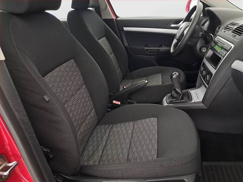 Škoda Octavia (2010) Ambiente 1.2 TSI, Serv.kniha - fotka 9 z 16
