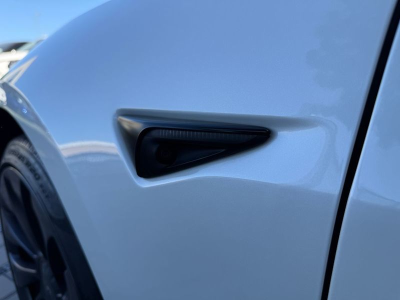 Tesla Model 3 Performance 82 kWh - fotka 6 z 37