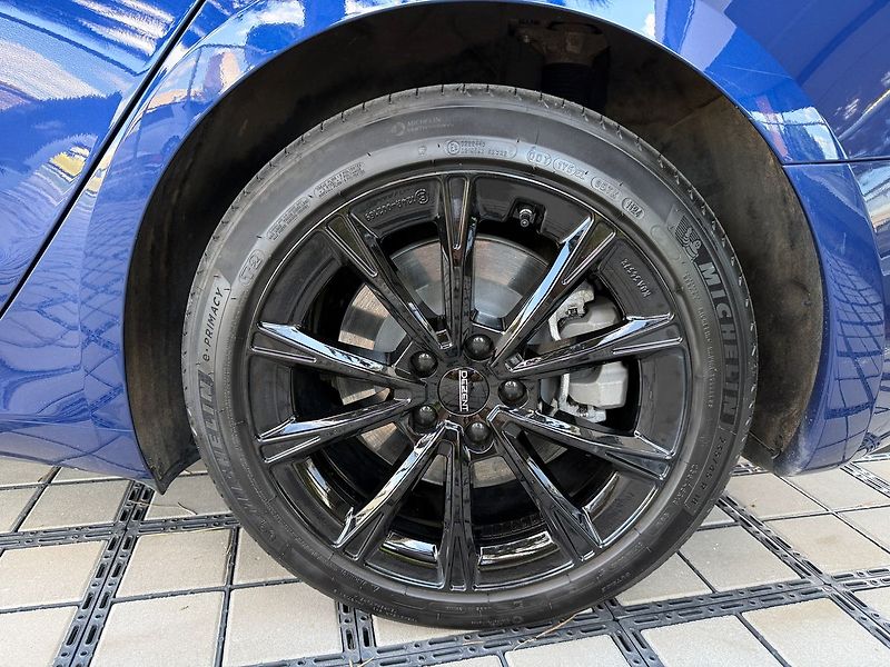 Tesla Model 3 Long Range AWD Tažné - fotka 7 z 40