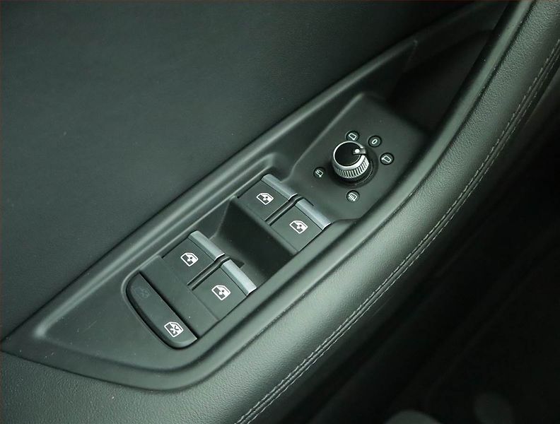 Audi A4 (2022) 2.0 TDI - fotka 17 z 17