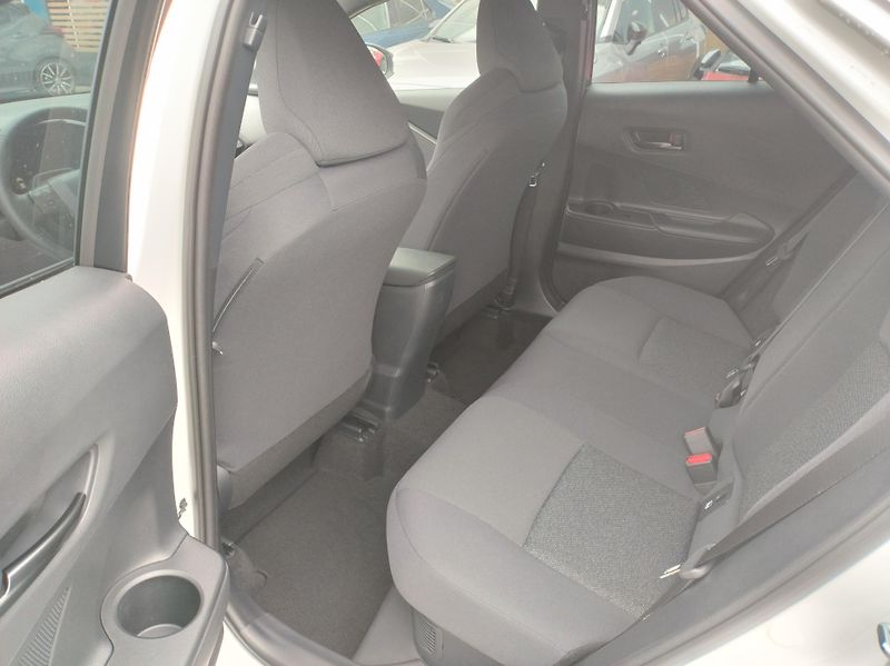 Toyota C-HR (2026) 1.8 FHEV COMFORT BUSINESS+ - fotka 7 z 13