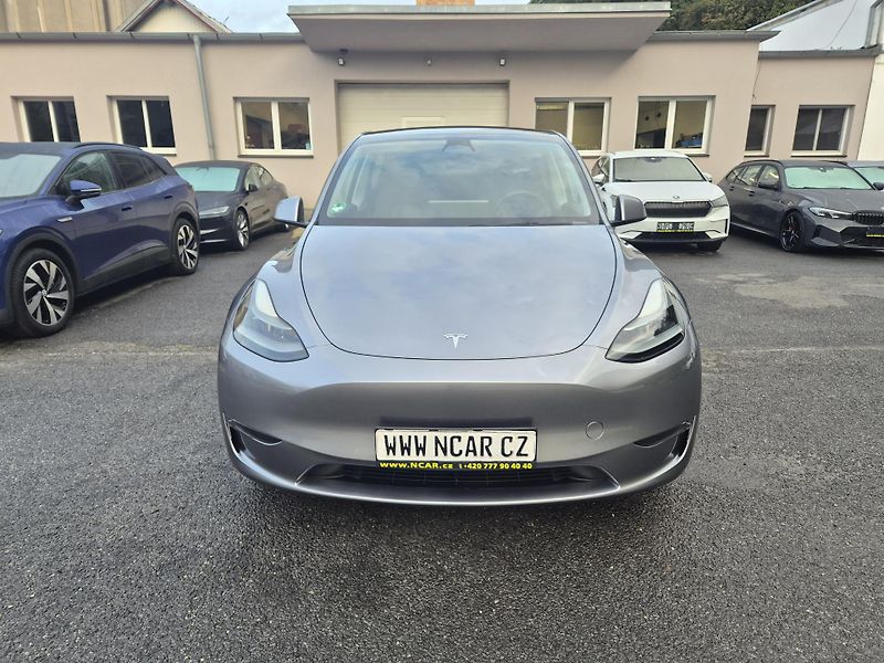 Tesla Model Y LONG RANGE DUAL MOTOR 95,0% - fotka 9 z 49