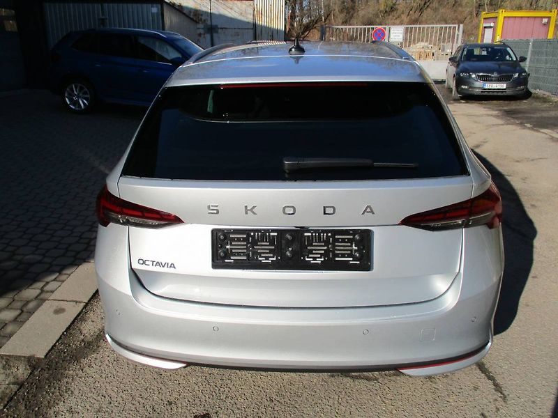 Škoda Octavia Combi Top Selection 2,0TDI 110 - fotka 6 z 14