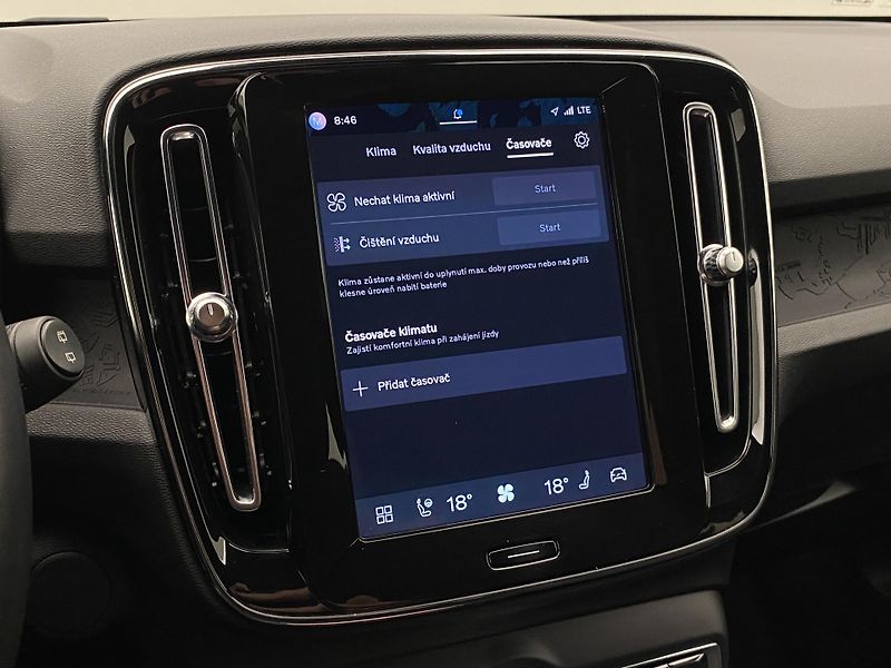 Volvo XC40 PURE ELECTRIC RECHARGE PLUS - fotka 41 z 50