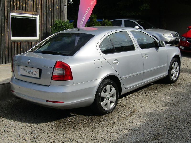 Škoda Octavia (2009) 1.9 TDI 77kW BXE BEZ DPF - fotka 11 z 36