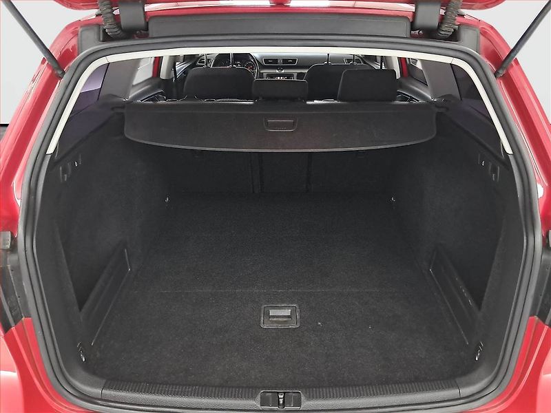Volkswagen Passat (2014) 2.0 TDI, Navi, Tempomat - fotka 13 z 16