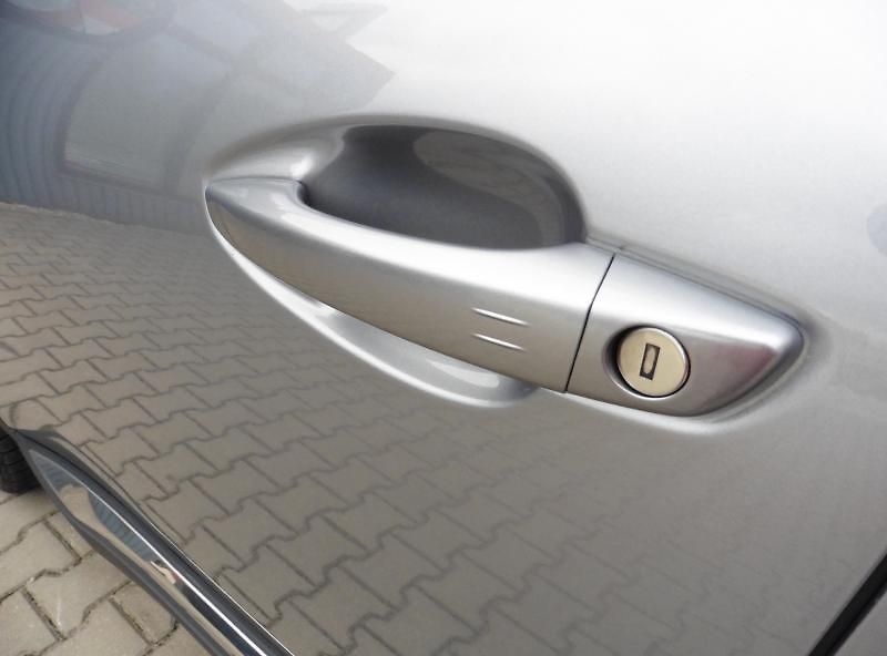 Peugeot 5008 2,0 HDi GT-Line 1.maj. 7.míst - fotka 17 z 19