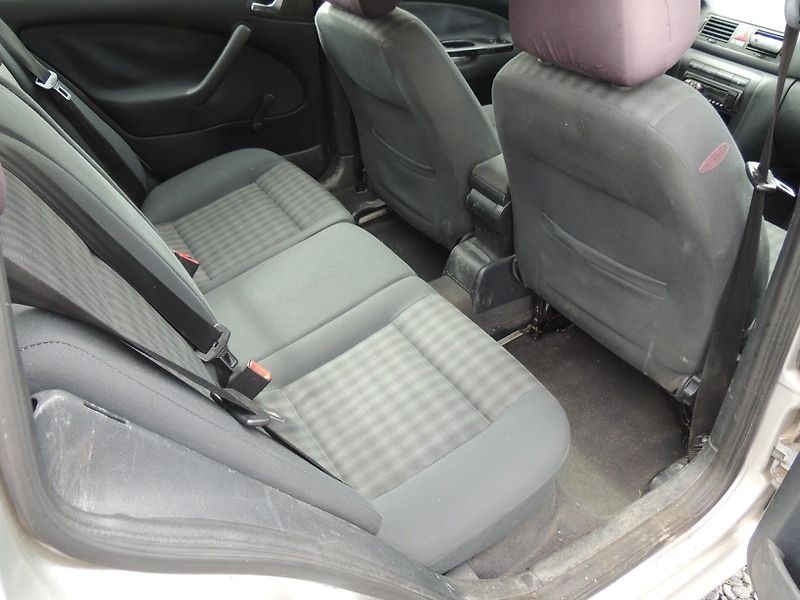 Škoda Octavia (2004) Combi 1.6i,75kw,klima - fotka 17 z 24