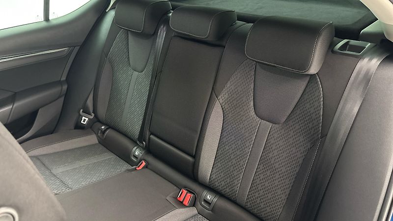 Škoda Octavia 2.0 TDI Style - fotka 16 z 27