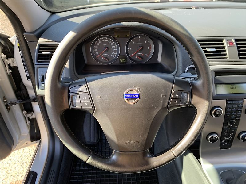 Volvo V50 2,0 D - fotka 10 z 17