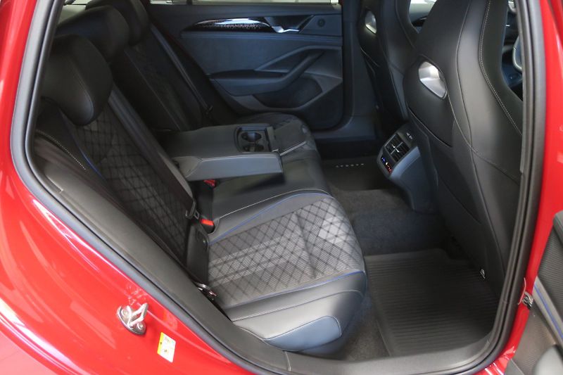 Volkswagen Passat (2024) R-Line 2,0TDI 142kW 4M Nez.Top - fotka 41 z 50