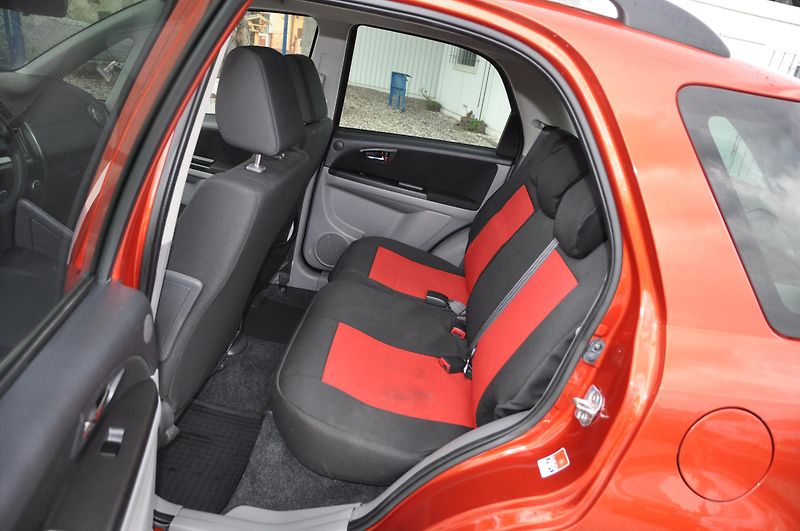 Suzuki SX4 1.6i 4WD - fotka 7 z 15