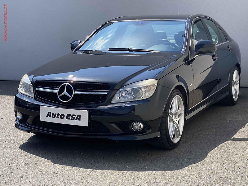 Mercedes-Benz Třídy C (2007) 3.0i 280, AC, temo, bixenon - fotka 3 z 16
