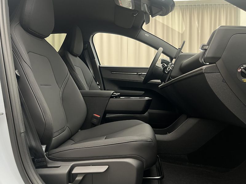 Volvo EX30 (2026) EX30 P8 AWD electric PLUS - fotka 27 z 47