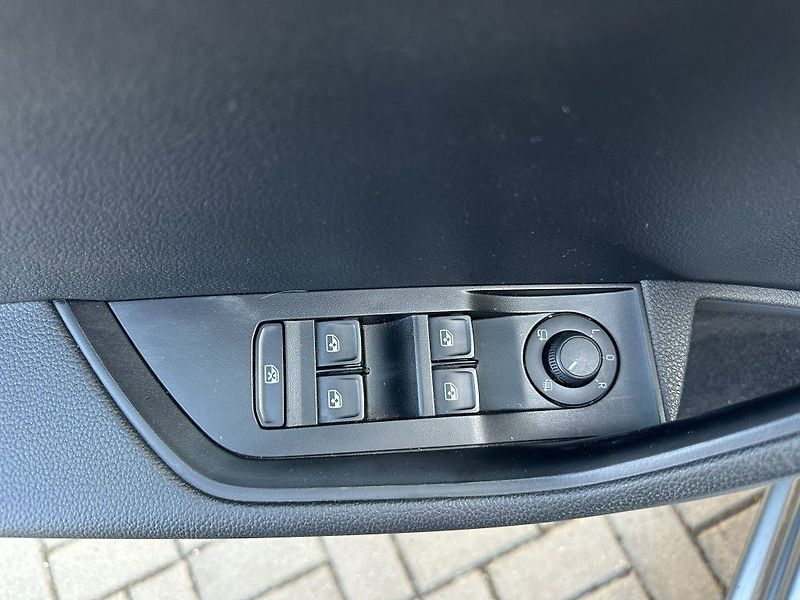 Škoda Superb 2.0 TDi 140kW 4x4 serviska - fotka 21 z 29