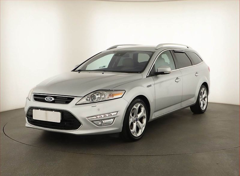 Ford Mondeo (2012) 2.0 TDCi, Automat, Tempomat - fotka 2 z 14
