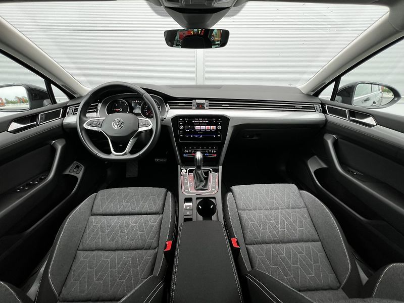 Volkswagen Passat 2.0TDI DSG 110kW Business DPH - fotka 8 z 27