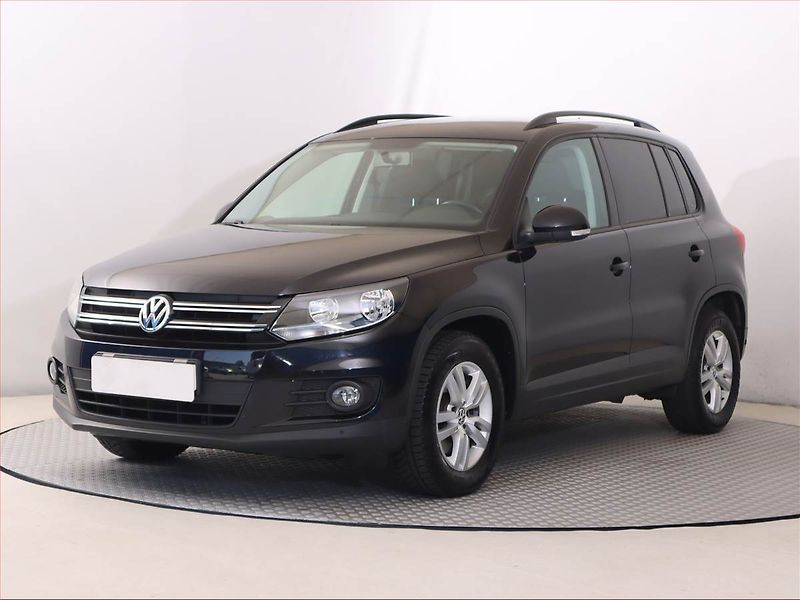 Volkswagen Tiguan (2015) 2.0 TDI, Serv.kniha, Navi - fotka 2 z 19