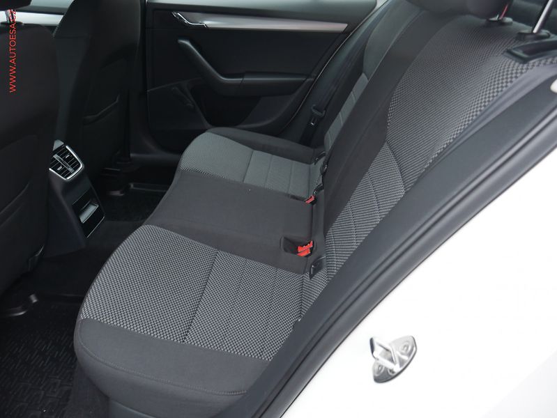 Škoda Octavia (2015) 1.4 G-TEC, 2.maj,ČR - fotka 10 z 16