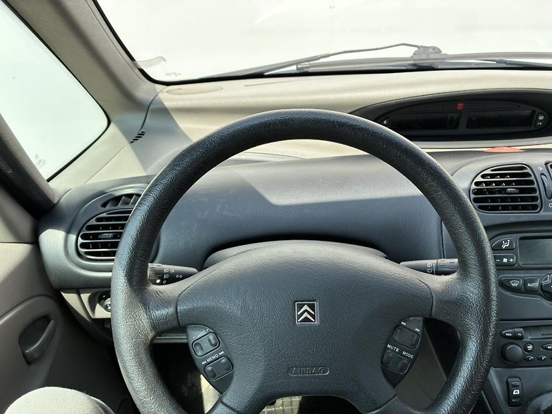 Citroën Xsara Picasso 1.6 i 100k - fotka 14 z 19