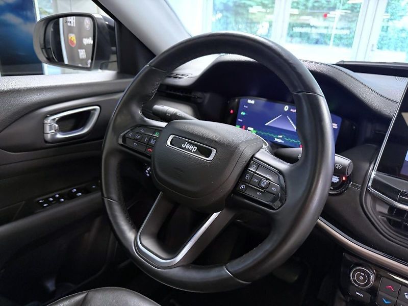 Jeep Compass (2023) 1,3 T PHEV Plug In 240k AT 4xE - fotka 18 z 23