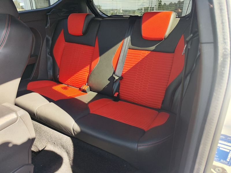 Ford Fiesta 1.6/134kW ST ČR 1.Majitel - fotka 11 z 27