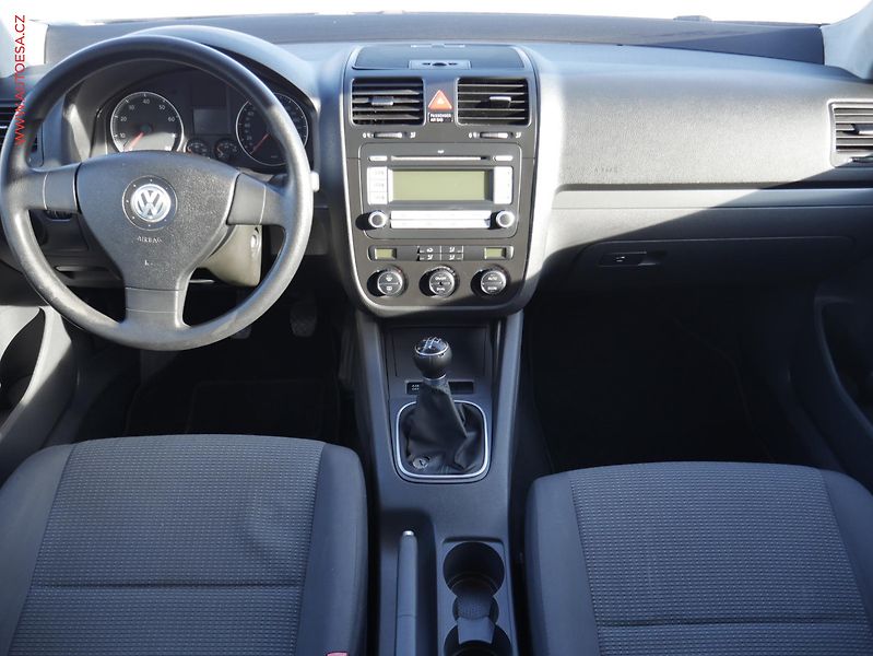 Volkswagen Jetta (2007) 1.6i, ČR, autoAC - fotka 8 z 16
