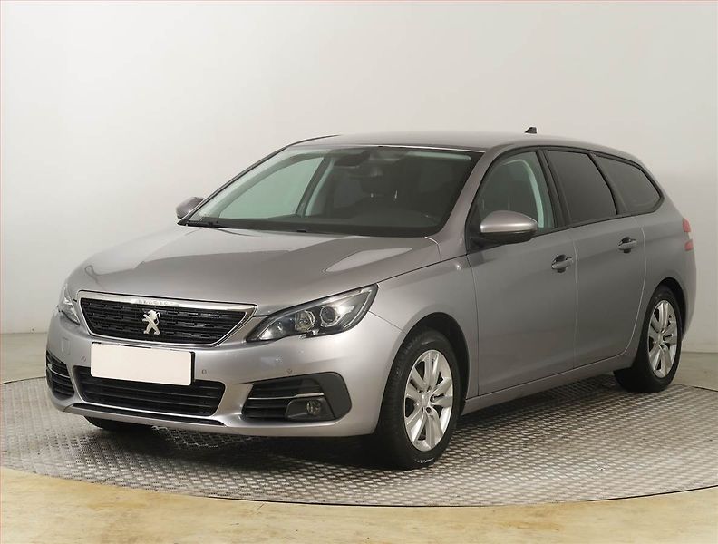 Peugeot 308 (2018) 1.2 PureTech, Tempomat - fotka 2 z 20