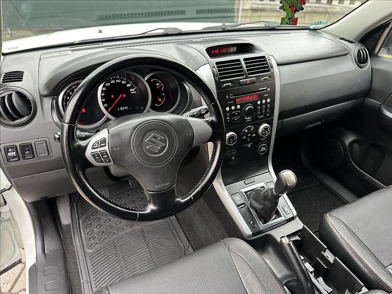 Suzuki Grand Vitara 1,6 4x4 - fotka 14 z 18