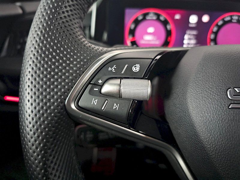 Škoda Superb (2025) 2.0TSI 195kW 4X4 Sportline TAŽ - fotka 10 z 35