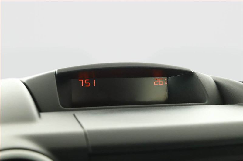 Citroën Berlingo (2015) Feel 1.6 HDi, 5Míst, ČR, 1Maj - fotka 9 z 11