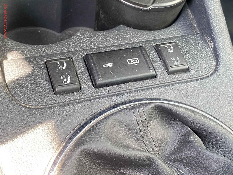 Škoda Roomster (2014) 1.2 TSi, Ambition, panor - fotka 13 z 17