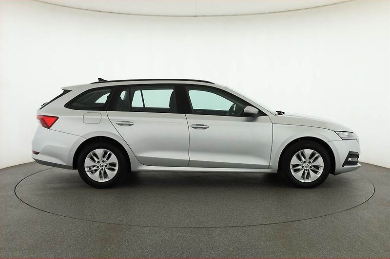 Škoda Octavia (2022) Ambition 2.0 TDI, ČR,1.maj - fotka 6 z 16