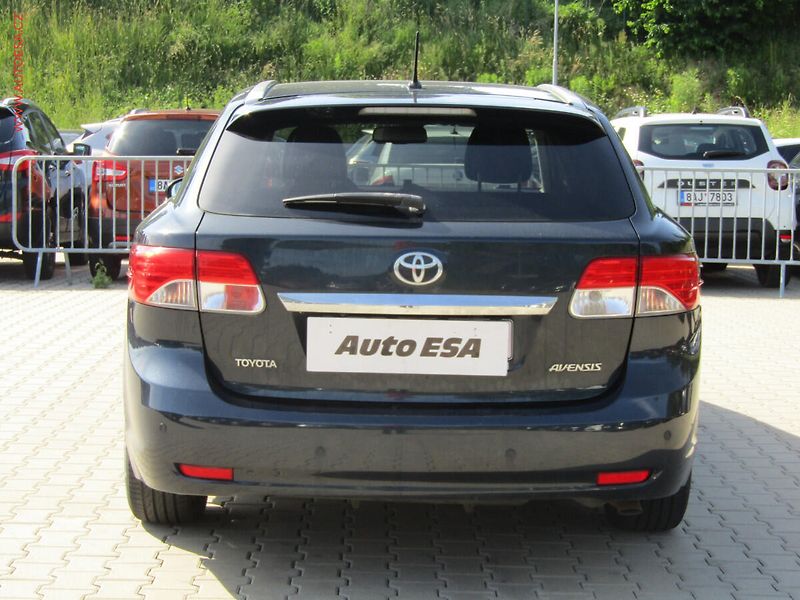 Toyota Avensis (2013) 2.2 D-4D, ČR, AC, navi - fotka 5 z 16