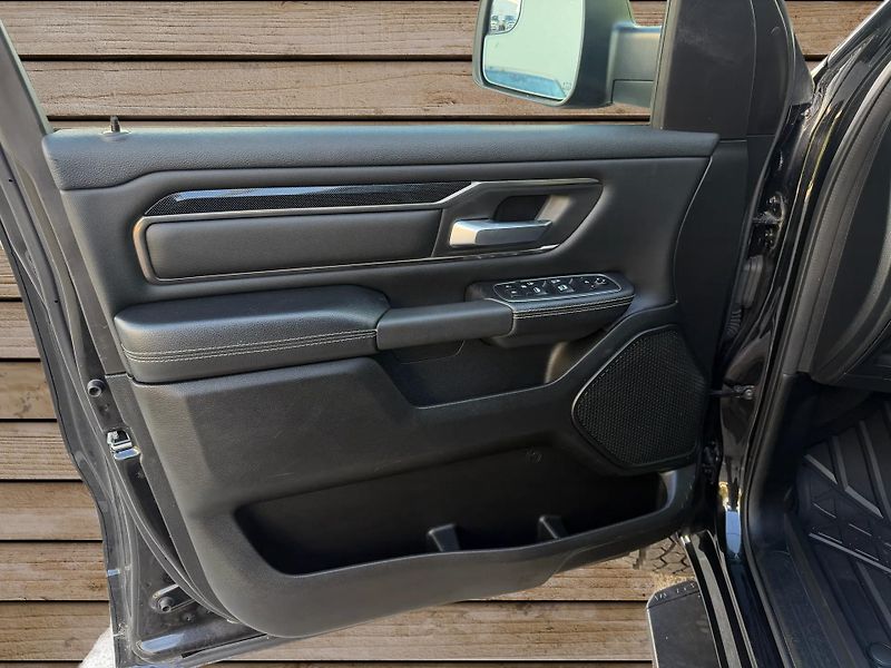 Dodge RAM (2020) +HEMI+REBEL+LIFT+PO SERVISE+ - fotka 15 z 23