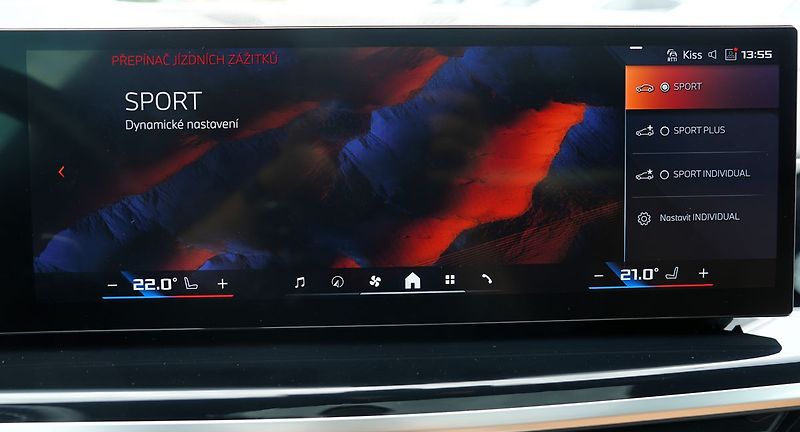 BMW X5 M60i xDrive/AT9/21/530 PS - fotka 43 z 45