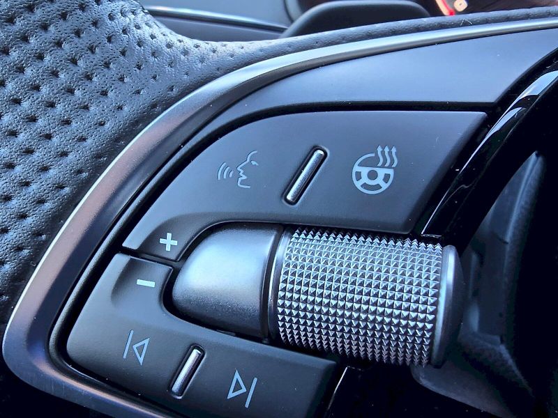 Škoda Karoq (2026) SPORTLINE 4X4 TDI 2.0/110KW A7 - fotka 16 z 35