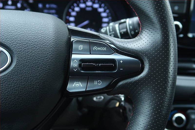 Hyundai i30 (2022) N-Line 1.5 T-GDI MHEV - fotka 18 z 21