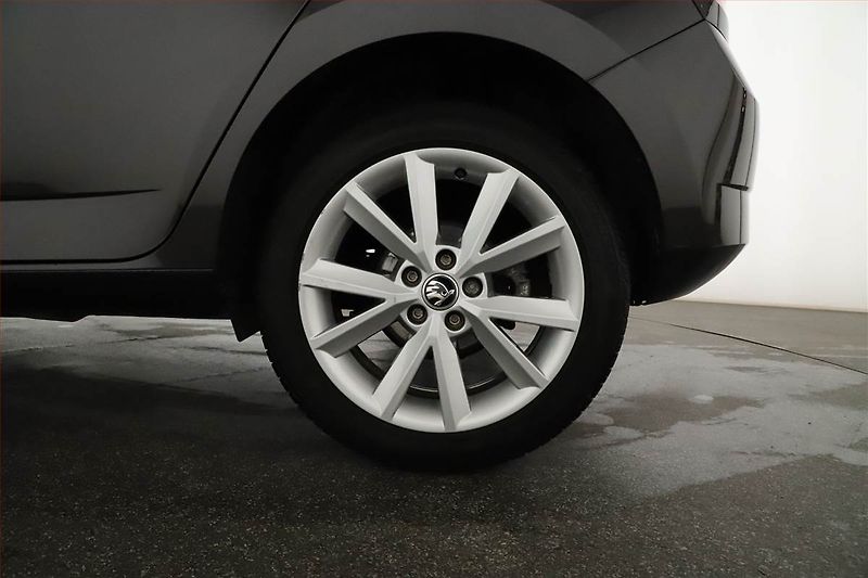 Škoda Fabia (2017) Style 1.0 TSI, Automat, ČR - fotka 18 z 18