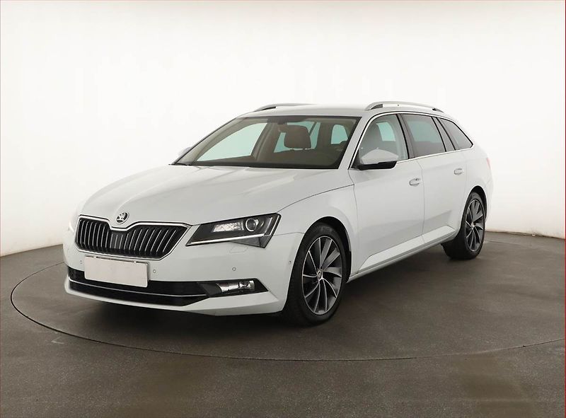 Škoda Superb (2018) Laurin&Klement 2.0 TDI 4x4 - fotka 2 z 16