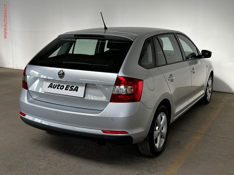 Škoda Rapid (2015) 1.6 TDi, Ambition, DSG, xenon - fotka 4 z 16